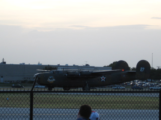 617x456 pixels (75K)